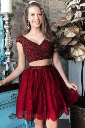 2024 Two-Pieces Homecoming Dresses V-Neck Short/Mini Lace PKXCFE53