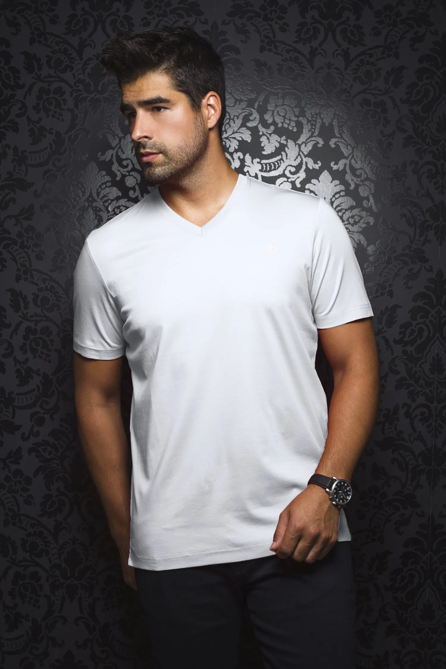 Au Noir Stretch Short-Sleeve Shirt | T-Shirt V-Neck - Michael White