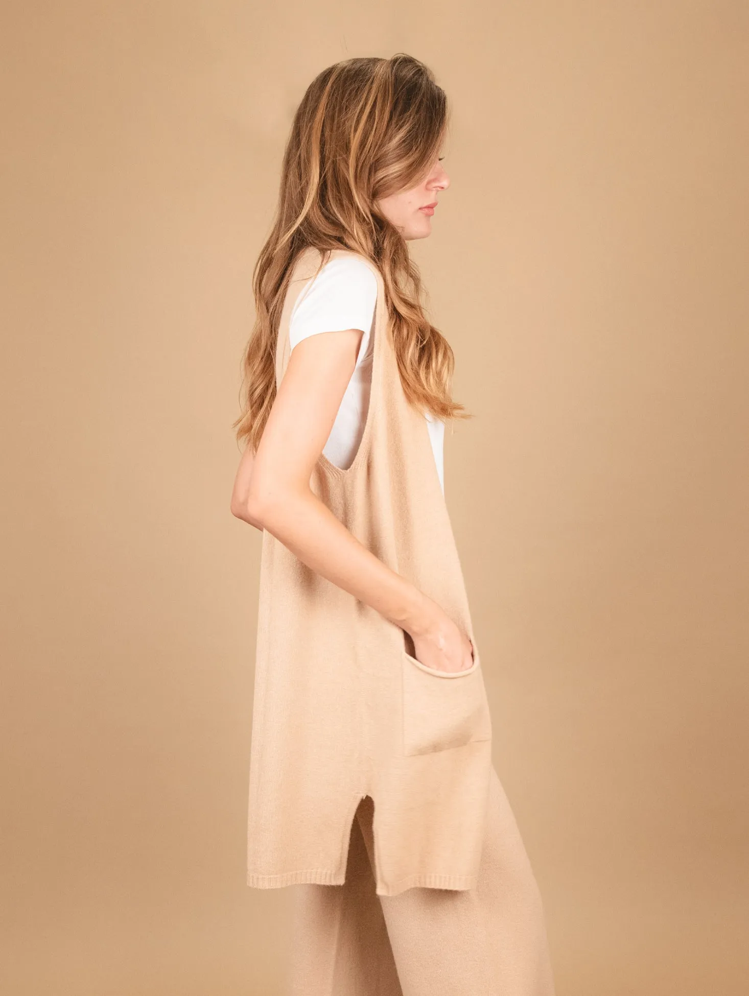 GILET LUNGO IN MAGLIA BEIGE