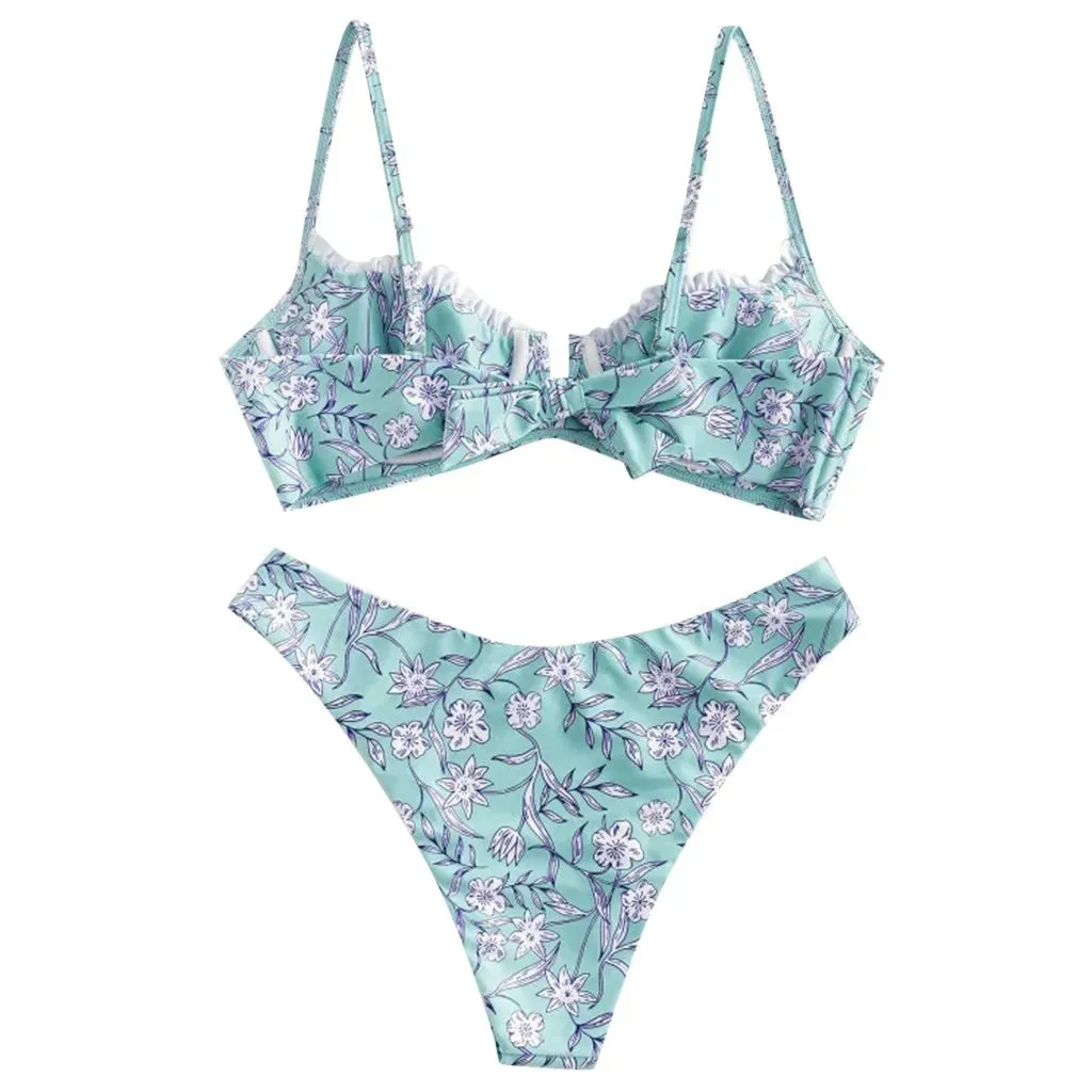 Niedlicher, hoch geschnittener Bikini mit Blumenmuster und V-Ausschnitt