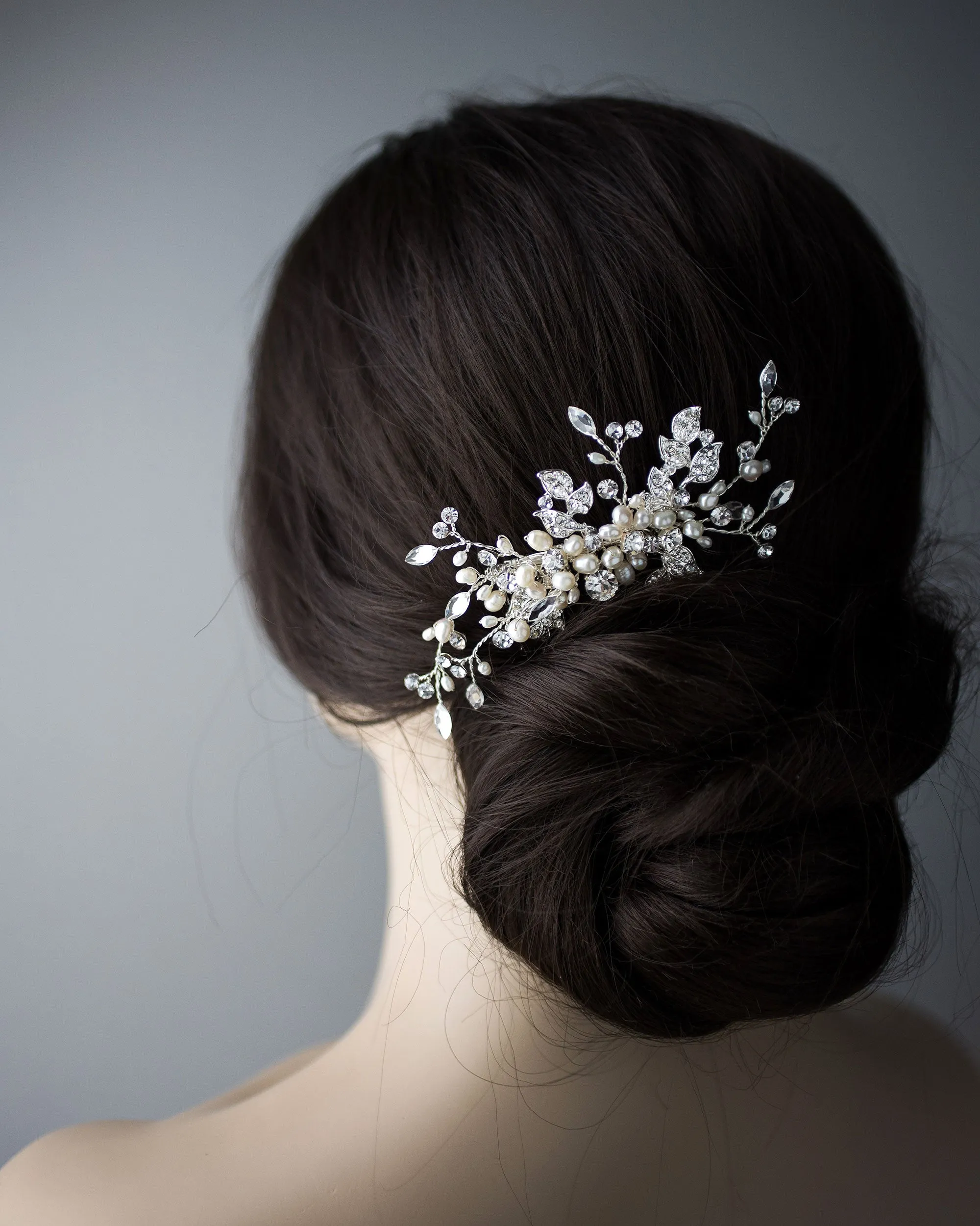 Wedding Comb of Crystal Leaves and Ivory Pearls