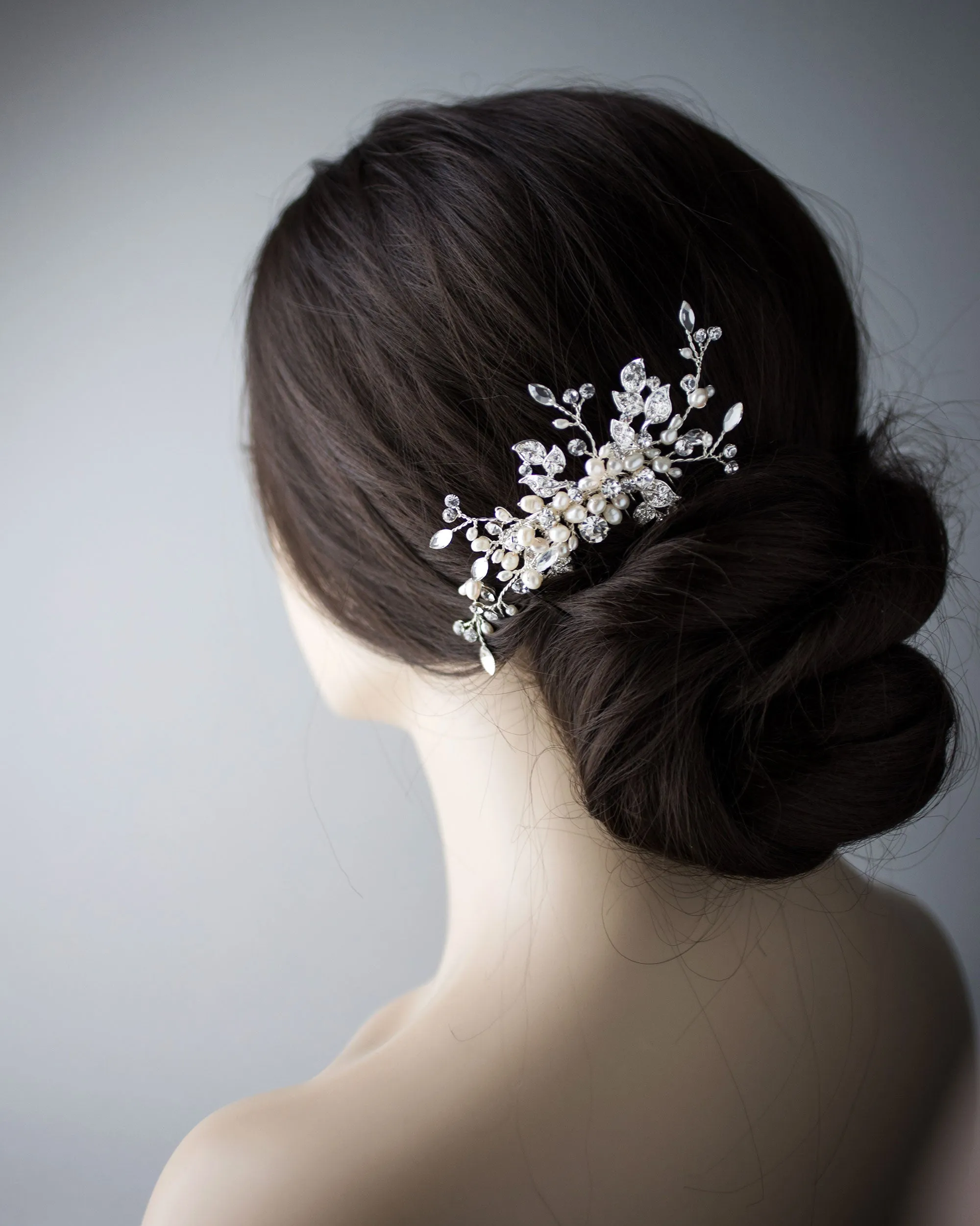 Wedding Comb of Crystal Leaves and Ivory Pearls